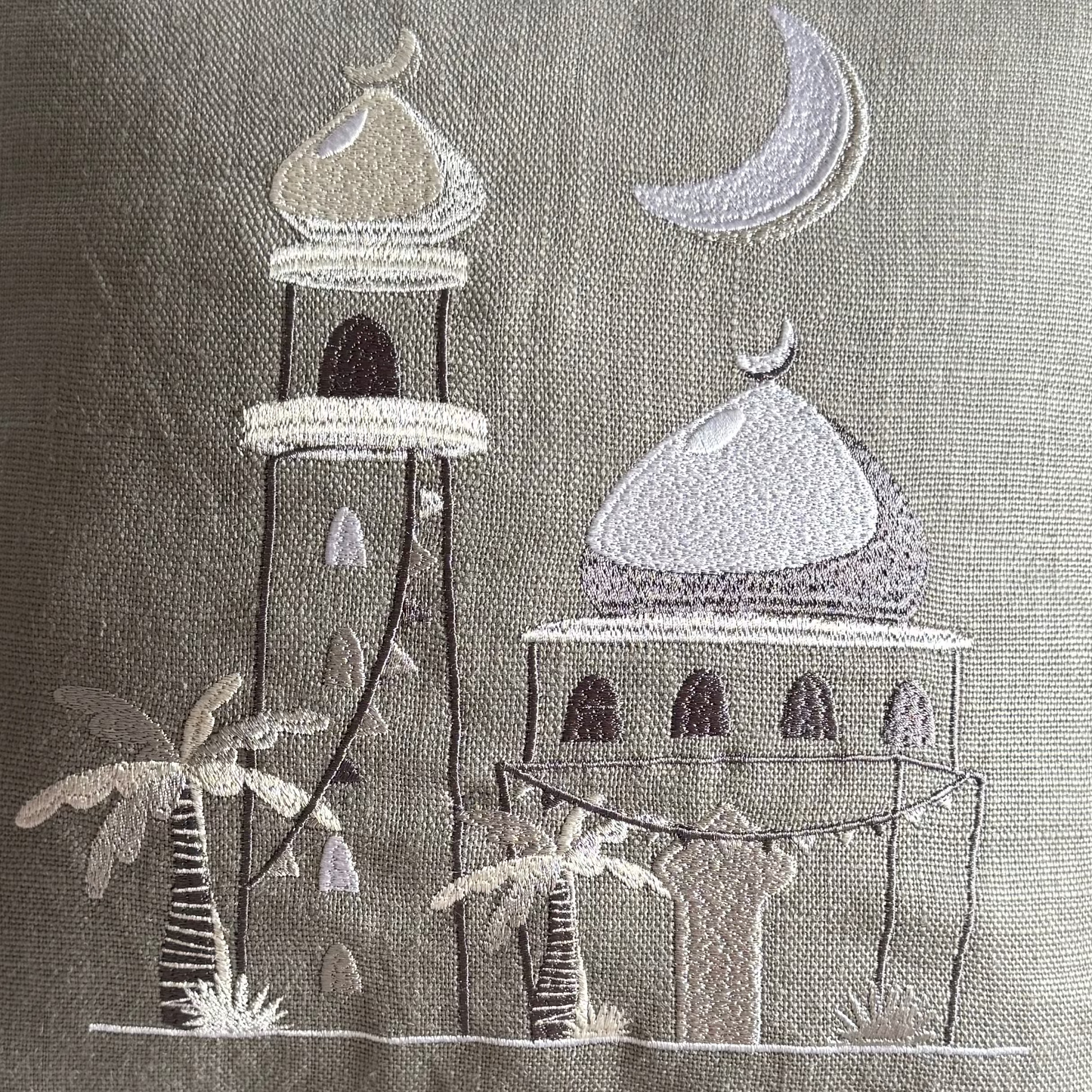 Ramadan Table & Sofa Set – Runner + 2 Decorative Pillows